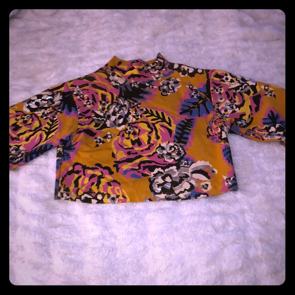 Turtle neck crop top